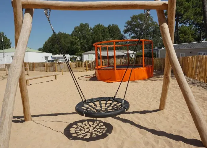 אתר קמפינג Mobil Confortable Avec Terrasse, 6 Couchages - Api-1-52-1462 סן ז'אן דה מון