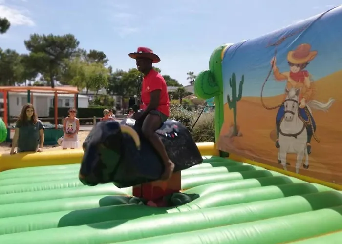 Mobil Confortable Avec Terrasse, 6 Couchages - Api-1-52-1462 אתר קמפינג *