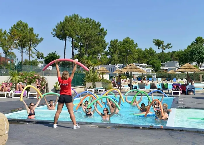 Mobil Confortable Avec Terrasse, 6 Couchages - Api-1-52-1462 *