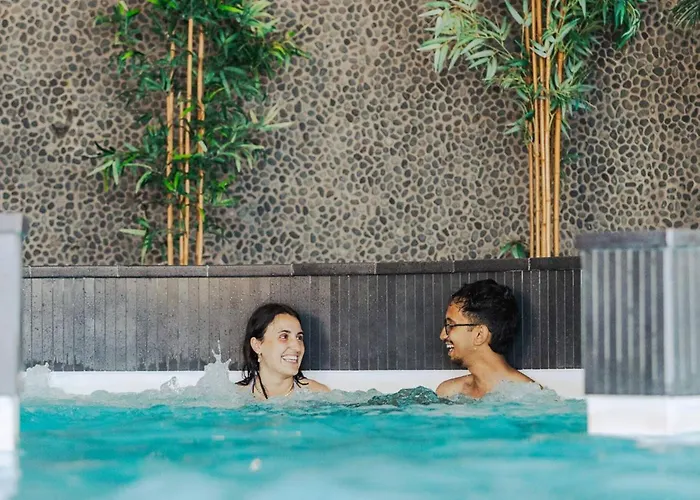 אתר קמפינג Mobil Confortable Avec Terrasse, 6 Couchages - Api-1-52-1462 *