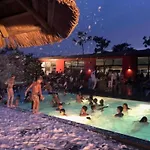 Campsite Mobil Confortable Avec Terrasse, 6 Couchages - Api-1-52-1462