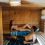 Mobil Confortable Avec Terrasse, 6 Couchages - Api-1-52-1462 Campsite *