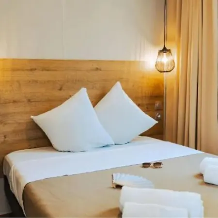 Camping Mobil Confortable Avec Terrasse, 6 Couchages - Api-1-52-1462