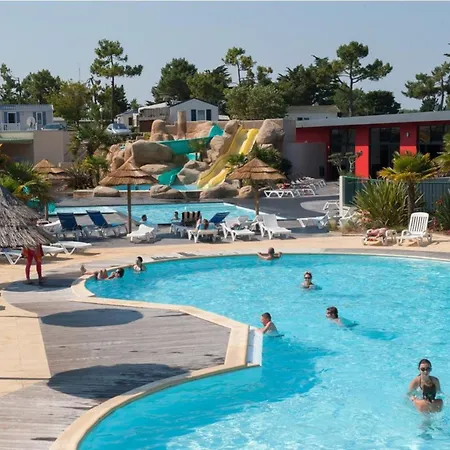 Camping Mobil Confortable Avec Terrasse, 6 Couchages - Api-1-52-1462 Saint-Jean-de-Monts