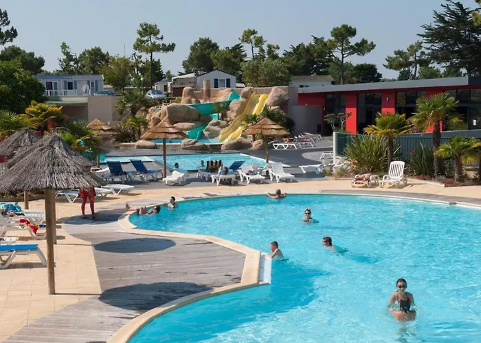 Camping Mobil Confortable Avec Terrasse, 6 Couchages - Api-1-52-1462 Saint-Jean-de-Monts